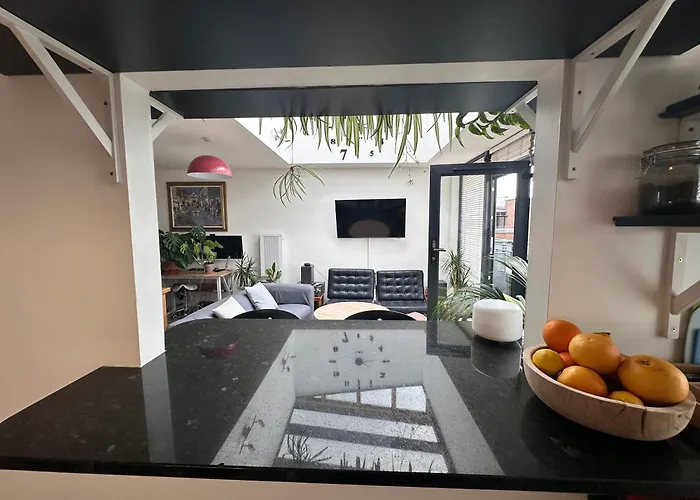 Grand Canal Dock Homestay *